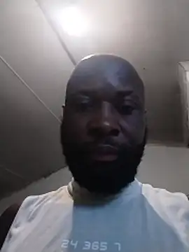 Snapshot of Stallion100 chatting on 11-02-25, 04:04 Stallion100 online show from 11-02-25, 04:04