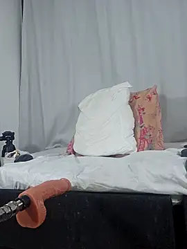 Snapshot of hole_davidd chatting on 11-28-25, 11:51 hole davidd online show from 11-28-25, 11:51