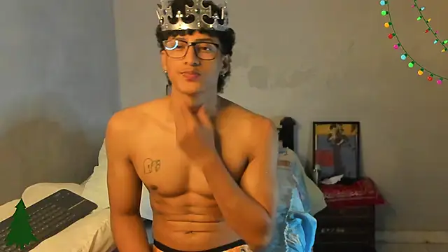 Snapshot of Ivano_joness chatting on 12-14-24, 02:42 Ivano joness online show from 12-14-24, 02:42