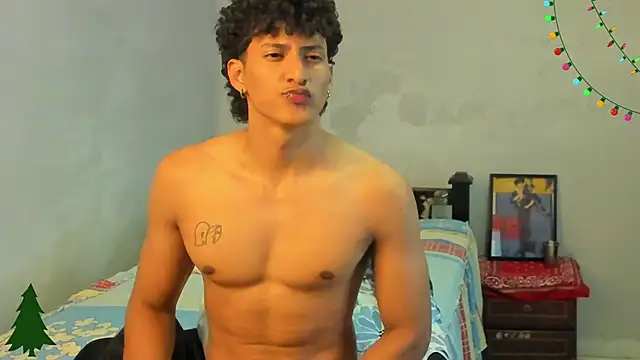 Snapshot of Ivano_joness chatting on 12-17-24, 06:56 Ivano joness online show from 12-17-24, 06:56