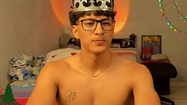 Snapshot of Ivano_joness chatting on 12-21-24, 07:13 Ivano joness online show from 12-21-24, 07:13