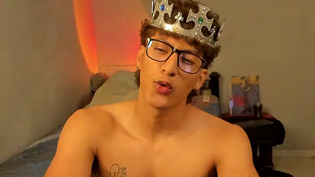 Snapshot of Ivano_joness chatting on 01-15-25, 12:04 Ivano joness online show from 01-15-25, 12:04