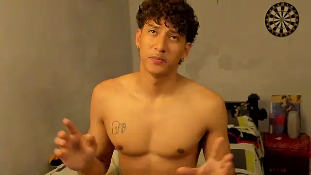 Snapshot of Ivano_joness chatting on 01-30-25, 07:15 Ivano joness online show from 01-30-25, 07:15