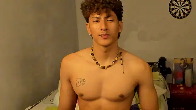 Snapshot of Ivano_joness chatting on 01-31-25, 12:18 Ivano joness online show from 01-31-25, 12:18