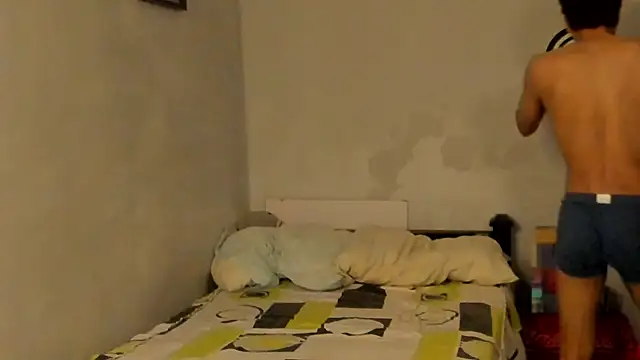 Snapshot of Ivano_joness chatting on 02-02-25, 10:13 Ivano joness online show from 02-02-25, 10:13