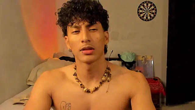 Snapshot of Ivano_joness chatting on 02-12-25, 09:52 Ivano joness online show from 02-12-25, 09:52