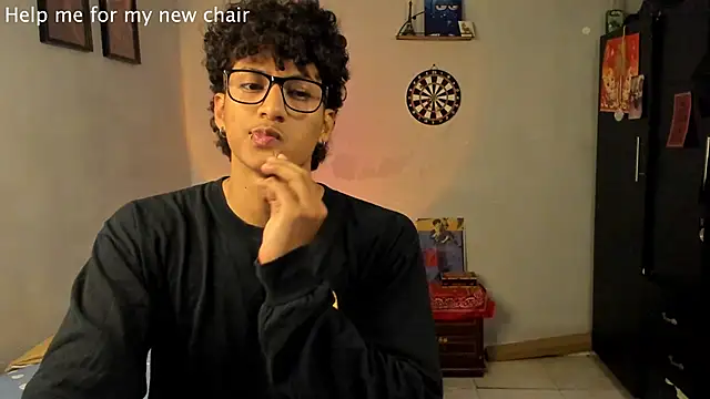 Snapshot of Ivano_joness chatting on 03-22-25, 04:56 Ivano joness online show from 03-22-25, 04:56