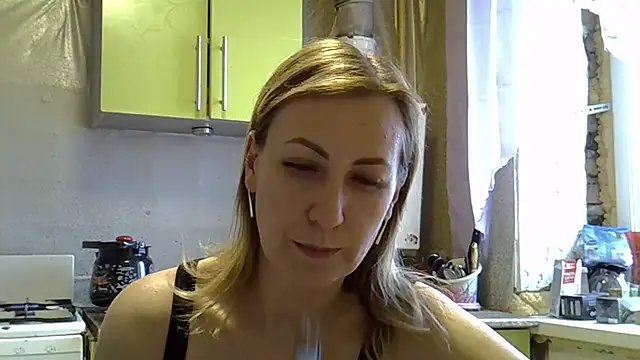 Snapshot of AshleyXHoney chatting on 12-10-24, 10:06 AshleyXHoney online show from 12-10-24, 10:06