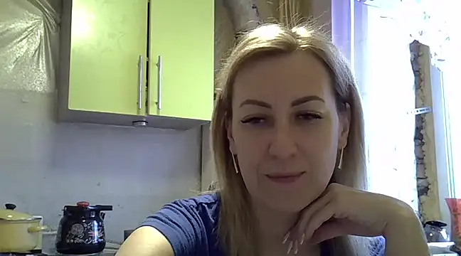 Snapshot of AshleyXHoney chatting on 12-16-24, 06:43 AshleyXHoney online show from 12-16-24, 06:43