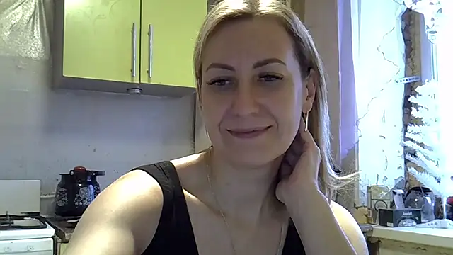 Snapshot of AshleyXHoney chatting on 12-23-24, 09:38 AshleyXHoney online show from 12-23-24, 09:38