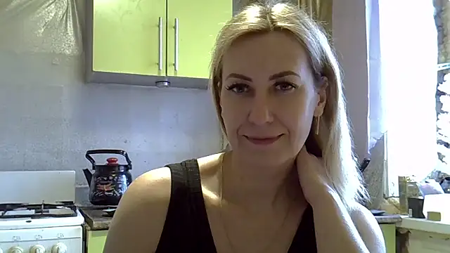 Snapshot of AshleyXHoney chatting on 12-25-24, 08:51 AshleyXHoney online show from 12-25-24, 08:51