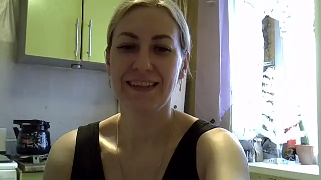 Snapshot of AshleyXHoney chatting on 12-27-24, 07:18 AshleyXHoney online show from 12-27-24, 07:18