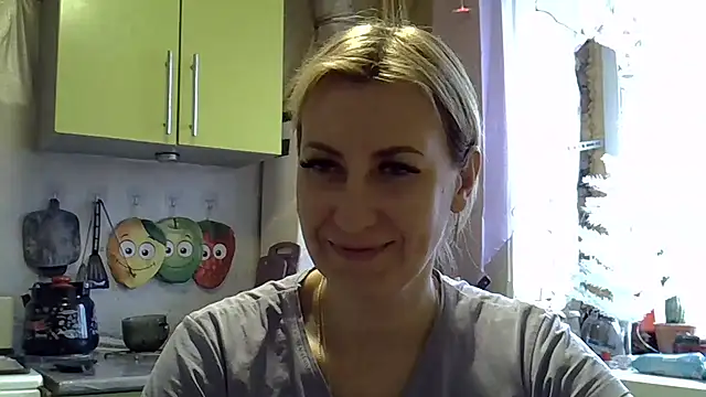 Snapshot of AshleyXHoney chatting on 12-31-24, 08:15 AshleyXHoney online show from 12-31-24, 08:15