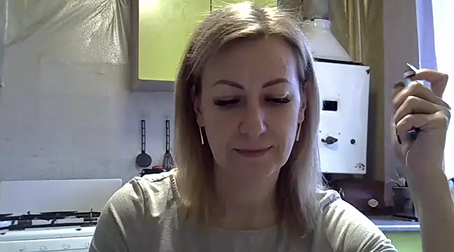 Snapshot of AshleyXHoney chatting on 01-28-25, 07:32 AshleyXHoney online show from 01-28-25, 07:32