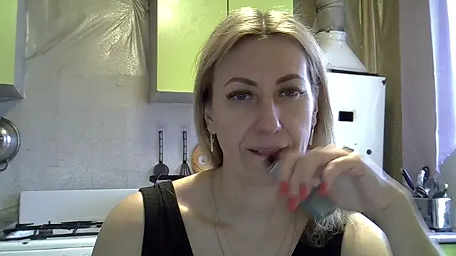 Snapshot of AshleyXHoney chatting on 02-10-25, 11:36 AshleyXHoney online show from 02-10-25, 11:36