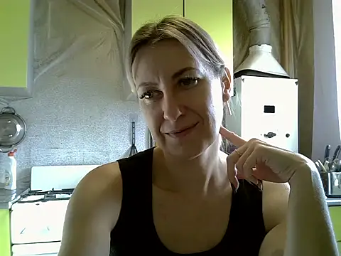 Snapshot of AshleyXHoney chatting on 09-17-25, 05:53 AshleyXHoney online show from 09-17-25, 05:53