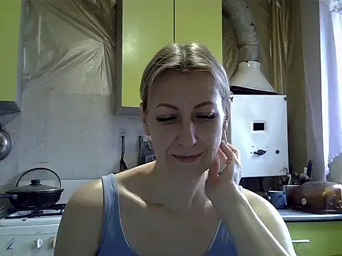 Snapshot of AshleyXHoney chatting on 11-05-25, 07:08 AshleyXHoney online show from 11-05-25, 07:08