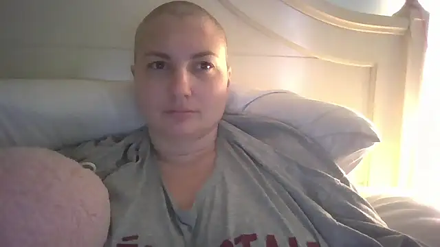 MilfyMrsRobinson online show from 03-21-26, 12:43