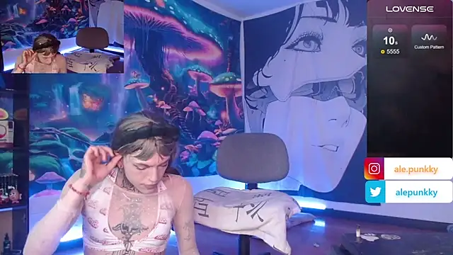 Snapshot of charlotbelucci_ chatting on 03-06-25, 11:14 charlotbelucci online show from 03-06-25, 11:14