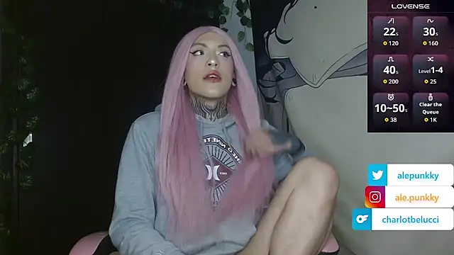 Snapshot of charlotbelucci_ chatting on 09-12-25, 09:31 charlotbelucci online show from 09-12-25, 09:31