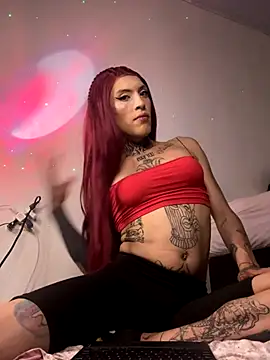 Snapshot of charlotbelucci_ chatting on 09-17-25, 12:18 charlotbelucci online show from 09-17-25, 12:18