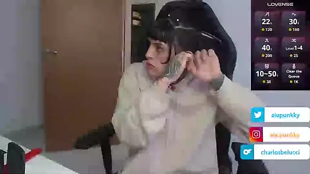 Snapshot of charlotbelucci_ chatting on 10-04-25, 10:02 charlotbelucci online show from 10-04-25, 10:02