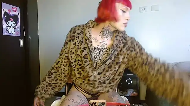 charlotbelucci  online show from 04-26-26, 09:56