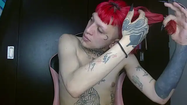 charlotbelucci  online show from 04-28-26, 02:11