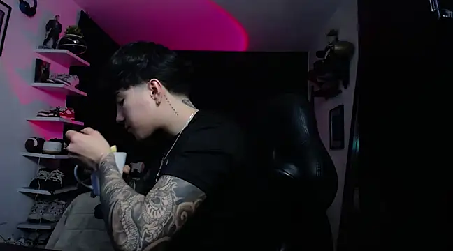 Snapshot of jung_dragon chatting on 12-14-24, 06:02 jung dragon online show from 12-14-24, 06:02