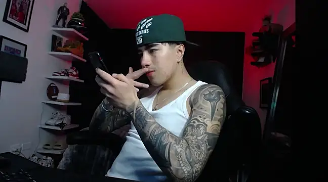 Snapshot of jung_dragon chatting on 02-16-25, 04:53 jung dragon online show from 02-16-25, 04:53