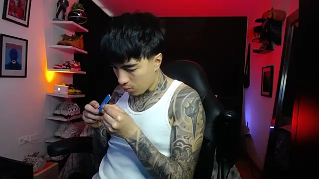 Snapshot of jung_dragon chatting on 10-11-25, 02:04 jung dragon online show from 10-11-25, 02:04