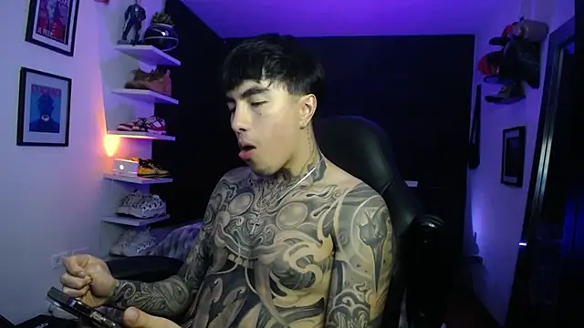 Snapshot of jung_dragon chatting on 10-19-25, 02:01 jung dragon online show from 10-19-25, 02:01