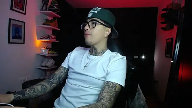 Snapshot of jung_dragon chatting on 10-27-25, 01:31 jung dragon online show from 10-27-25, 01:31