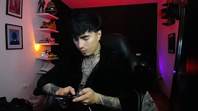 Snapshot of jung_dragon chatting on 10-29-25, 04:37 jung dragon online show from 10-29-25, 04:37