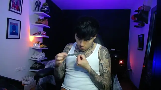 Snapshot of jung_dragon chatting on 10-31-25, 06:47 jung dragon online show from 10-31-25, 06:47