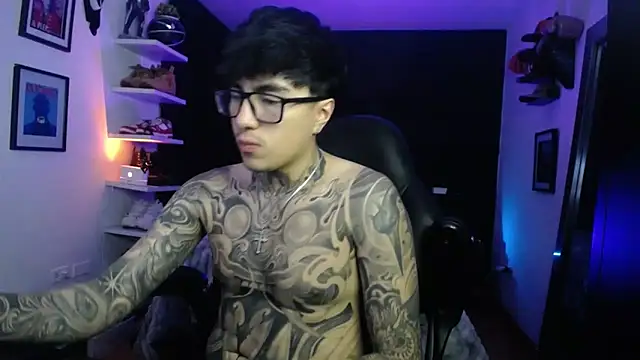 Snapshot of jung_dragon chatting on 11-15-25, 04:32 jung dragon online show from 11-15-25, 04:32