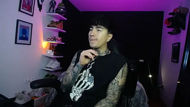 Snapshot of jung_dragon chatting on 11-16-25, 11:21 jung dragon online show from 11-16-25, 11:21