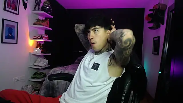 Snapshot of jung_dragon chatting on 11-18-25, 02:39 jung dragon online show from 11-18-25, 02:39