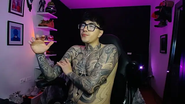 Snapshot of jung_dragon chatting on 11-22-25, 04:11 jung dragon online show from 11-22-25, 04:11