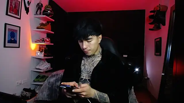 Snapshot of jung_dragon chatting on 11-25-25, 06:57 jung dragon online show from 11-25-25, 06:57