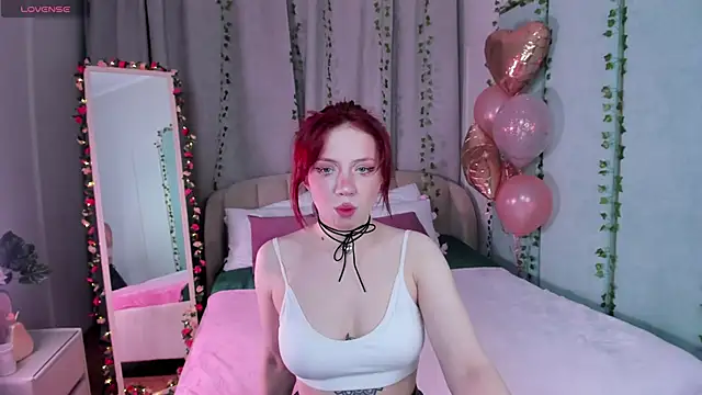 Love is Lola online show from 02-25-25, 01:09