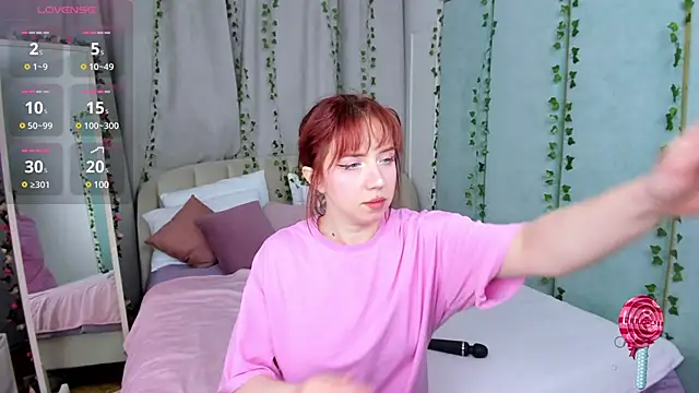 Love is Lola online show from 03-20-25, 01:13