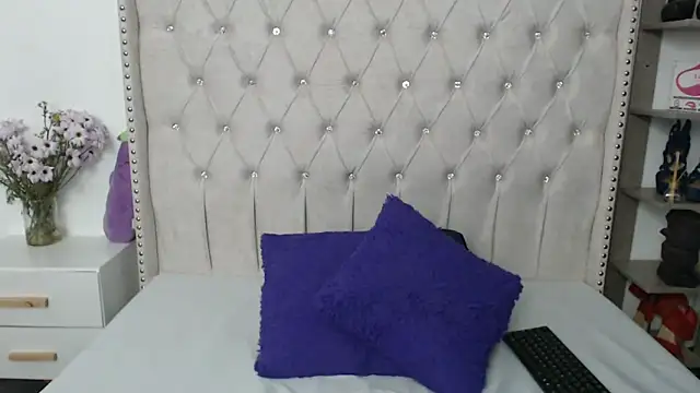 Abril Squirt online show from 12-11-24, 08:47