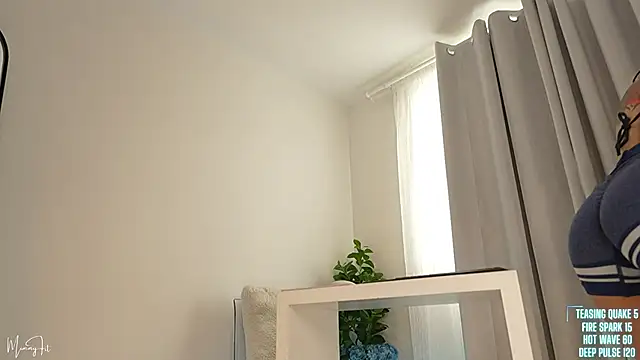 Snapshot of mimmyfit1 chatting on 11-11-25, 04:51 mimmyfit1 online show from 11-11-25, 04:51