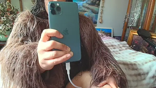 MelanieFawker online show from 03-09-25, 04:44