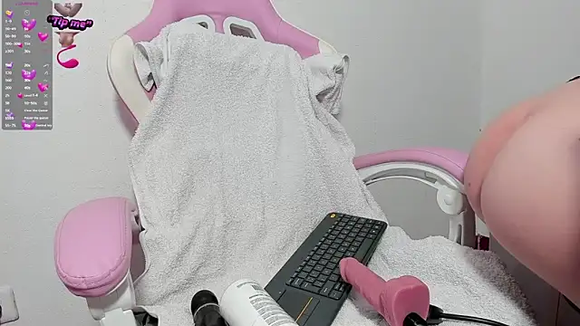 blondeb201 online show from 03-16-25, 08:43