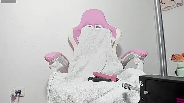 blondeb201 online show from 03-18-25, 01:53