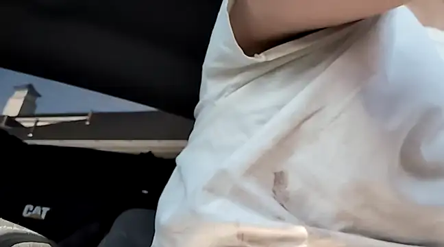 Snapshot of jwiththethickone413 chatting on 03-04-25, 04:20 jwiththethickone413 online show from 03-04-25, 04:20