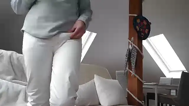 Snapshot of maxmueller321 chatting on 12-04-24, 09:40 maxmueller321 online show from 12-04-24, 09:40