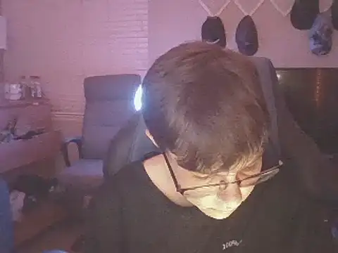 Snapshot of KaliSnow199623 chatting on 12-05-24, 04:42 KaliSnow199623 online show from 12-05-24, 04:42